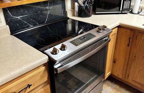 Meadow View Heights Kabine | Fireside Cottage private & located in Duck Creek Village near National Parks