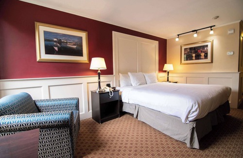 Nasons Corner Hotel | Fireside Inn & Suites Portland