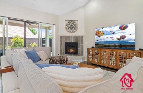 Taylor Ranch Haus | Fireside Oasis Retreat - An Irvie Home