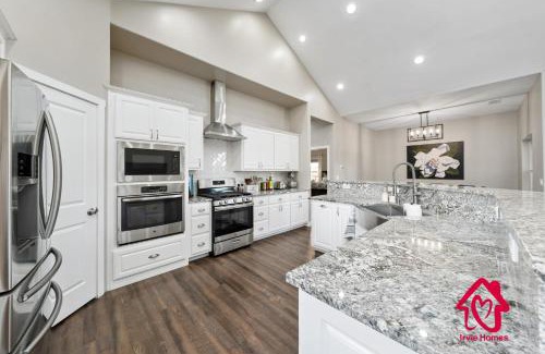 Taylor Ranch Haus | Fireside Oasis Retreat - An Irvie Home