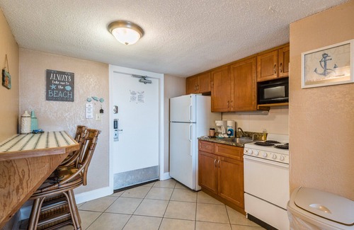 Daytona Beach Shores Eigentumswohnung | Ersten Stock erstaunliche Ocean Front Studio! * SEPTEMBER MEGA SALE !!*