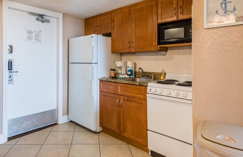 Daytona Beach Shores Eigentumswohnung | Ersten Stock erstaunliche Ocean Front Studio! * SEPTEMBER MEGA SALE !!*