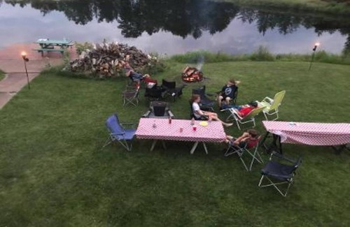 New Lisbon Haus | Fischer’s Secret Cabin on Private lake