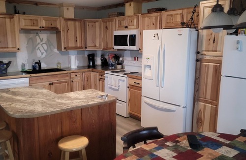 Dulac Haus | Fish Camp für 7 Personen Eingebettet im Herzen des Angelparadieses. 800 # Eismach.