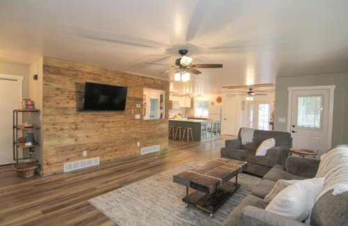 Mammoth Creek Haus | Fish Hatchery Ranch