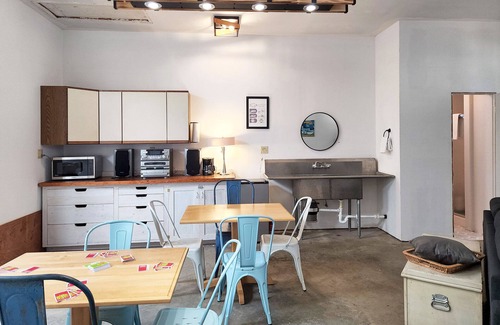 Waldport Haus | Fisherman's Delight in Waldport! Dog Friendly! Hot tub!