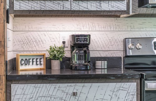 Big Rock Haus | Fishing, duck hunting, boating or whatever else Lake Barkley has to offer. This is your stay!