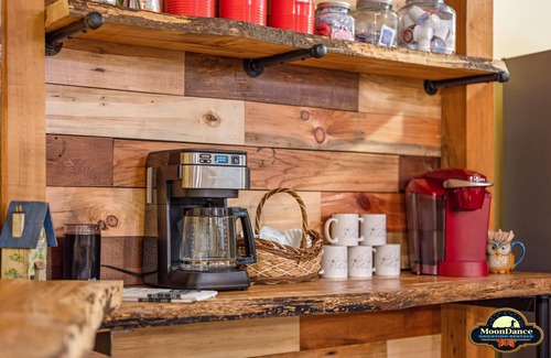 Morgantown Kabine | Hot tub, fishing pond,15 minutes to Nashville