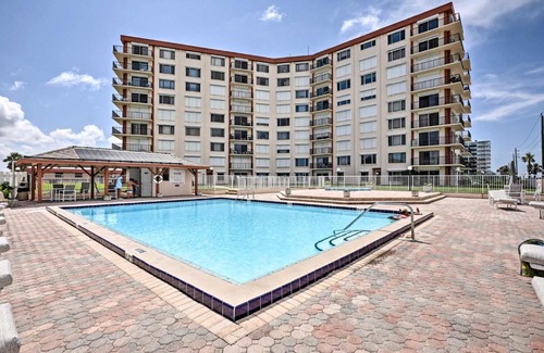Flagler Beach Wohnung | Flagler Beach Retreat with Pool and Ocean Views!