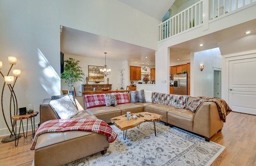 Ponderosa Trails Haus | Flagstaff Hideaway: Private Hot Tub, 4 Mi to Dtwn!