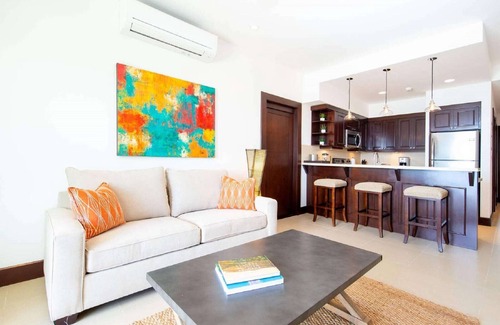 Playa Flamingo Eigentumswohnung | Flamingo Bliss: Ocean-View Condo in Luxury Complex - 360 Splendor 204
