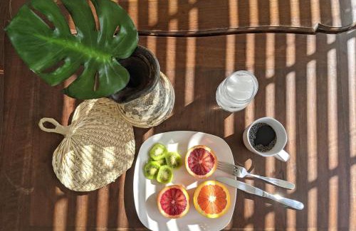 Edgewood Haus | Flamingo Place - One block to Lauderdale Marine Center - 3 bedroom - 2 bath - King bed