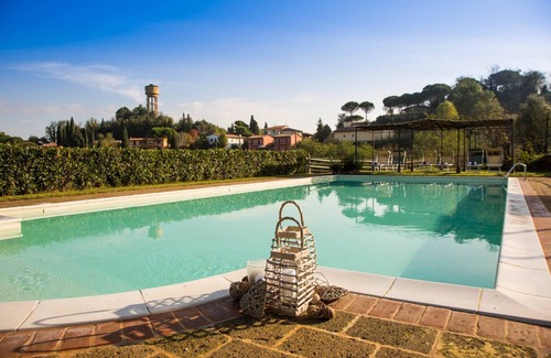 Lari Wohnung | Fewo in Lari, mit Klimaanlage und Terrasse, Pool, Restaurant, Wi-Fi, Dorfnah,Al