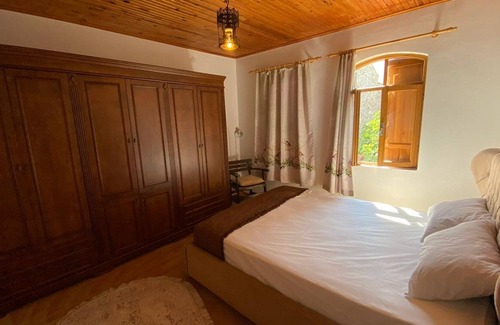 Bozcaada Wohnung | Flat w Balcony 5 min to Ayazma Beach in Bozcaada