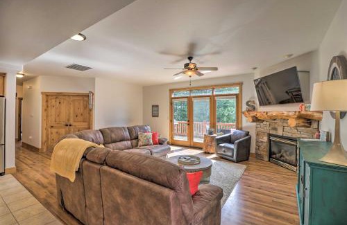 Somers Wohnung | Flathead Lake Getaway with Balcony, Fireplace!