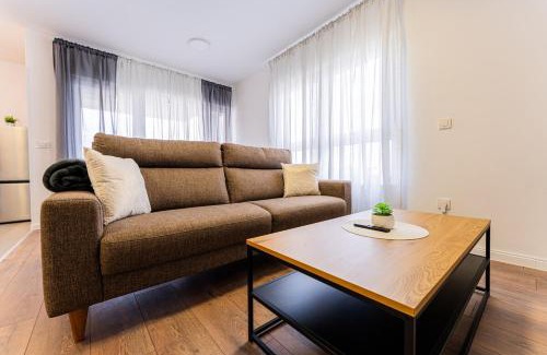 Velika Gorica Wohnung | Flex SelfCheckIns 99 - 2 Bedrooms - Parking - Loggia