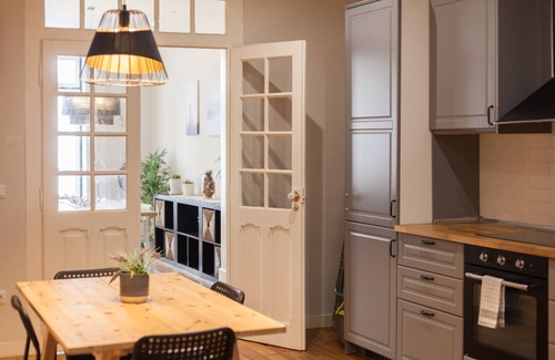 Encarnacao Wohnung | FLH Bairro Alto Spacious Apartment