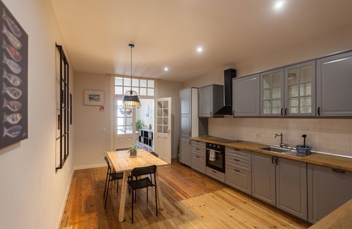 Encarnacao Wohnung | FLH Bairro Alto Spacious Apartment