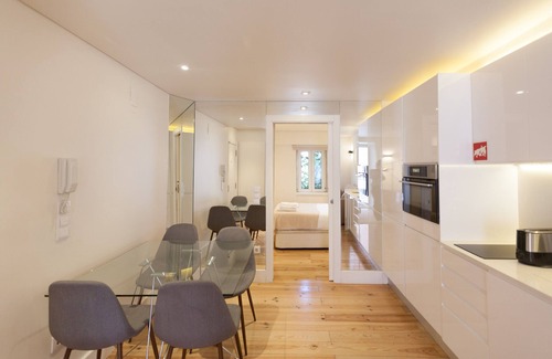 Sao Bento Wohnung | FLH Príncipe Real Minimalist Retreat