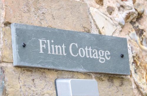 Swaffham Haus | Flint Cottage