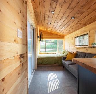 Vermilion Bootsverleih | Floating Tiny Home #1