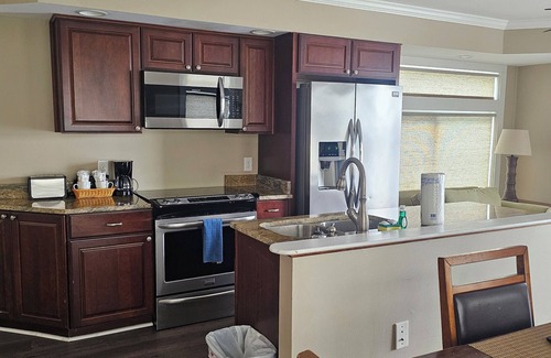 Ponchartrain Park Haus | Floating Villa