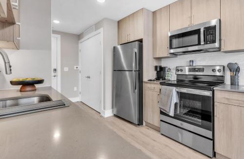 Northern Liberties Wohnung | Floor To Ceiling Windows- Bridge Views - Studio