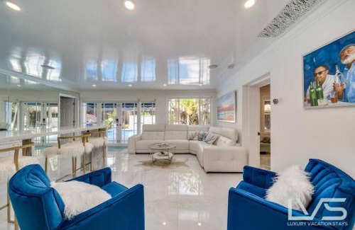 Victoria Park Haus | Floridita- WOW PhotoOps LasOlas HotPool TikiBar