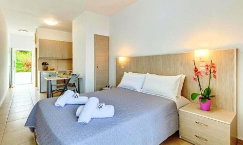 Fodele Wohnung | Fodele Beachfront Apts, Βy IdealStay Experience