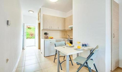 Fodele Wohnung | Fodele Beachfront Apts, Βy IdealStay Experience