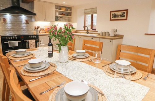 Whaley Bridge Hütte | FOLDS LANE FARM, family friendly, with open fire in Whaley Bridge