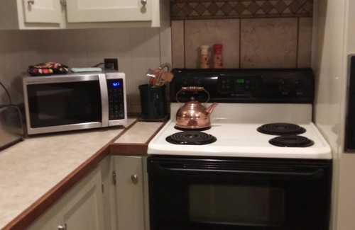 Jackson Hütte | Foothill Get-A-Way in the "Jewel of the Mother Lode".