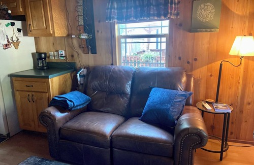 Salt Springs Kabine | For Fox Sake, Cabin by the Lake in Salt Springs, FL.