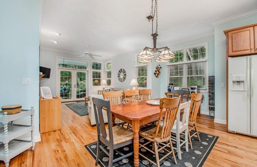 New Buffalo Haus | Forest Beach Getaway