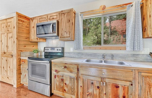 Rainbow Valley Kabine | Forest Edge Hideaway with Great Views in Divide