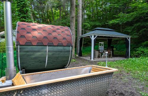 Kirizumi Onsen Villa | Forestreat Karuizawa - with Sauna & Dog