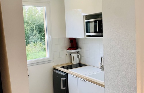 Equemauville Wohnung | FORMISTUDIO II - 2 STEPS FROM HONFLEUR - HEATED POOL, PARKING, WIFI