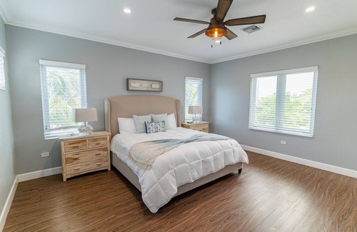 Patricks Island Villa | Four Bedroom Luxury Home with Pool