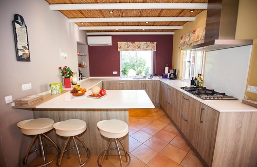Vale de Covo Villa | Villa mit vier Schlafzimmern, privatem Pool und Whirlpool. 5 Minuten zu Fuß von der Stadt entfernt.