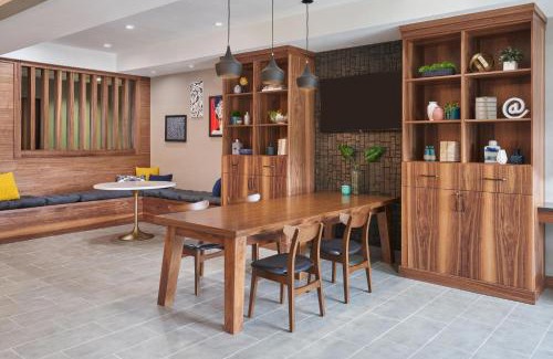 Schaumburg Hotel | Four Points by Sheraton Chicago Schaumburg