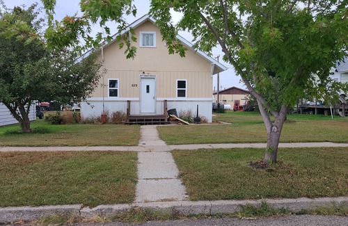 Pollock Haus | Four Season Inn ...Peaceful Town Living...four bedrooms