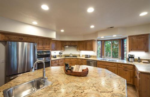 Yosemite West Haus | Four Seasons