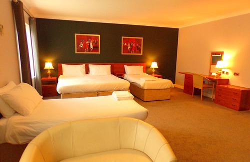 Brent Knoll Haus | Fox & Goose Inn