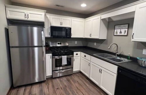 Angola Haus | Fox Lake Road Bungalow (Near Trine University)