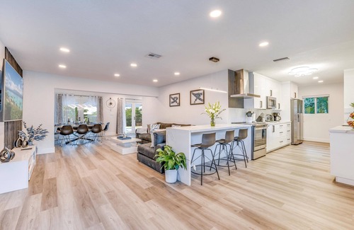 Croissant Park Haus | Fox Private Resort- Near Downtown & Beach