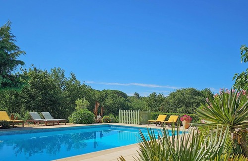 Saint-Maximin-la-Sainte-Baume Haus | Lovely gite on a vineyard. large swimming pool, very peaceful