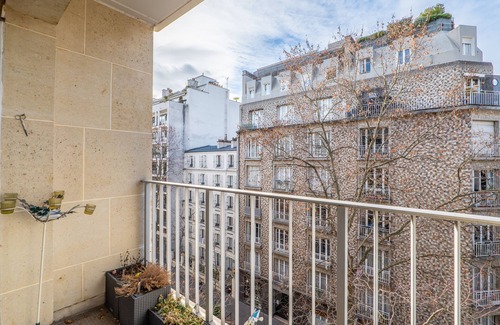 Auteuil Wohnung | Fragments in Time, by Veeve