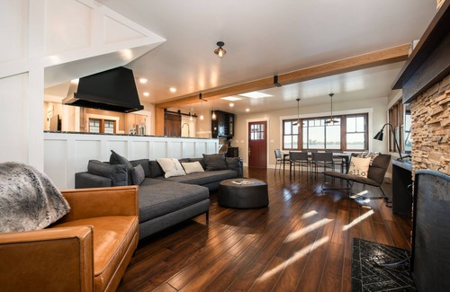 Russells Point Haus | Frankie’s Waterfront House at Indian Lake! The nicest VRBO on the lake!