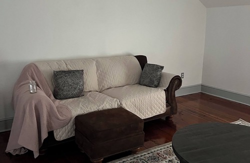 South Boston Sonstige | Franks Place-a beautiful 3 BR farm house retreat space with an in ground pool.