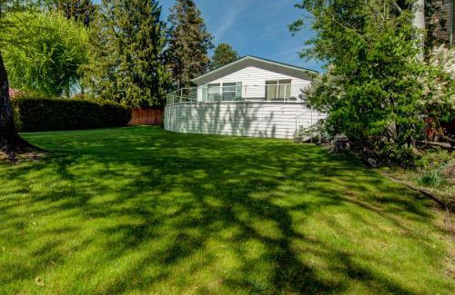 Manson Haus | Fray's Lane Waterfront Home